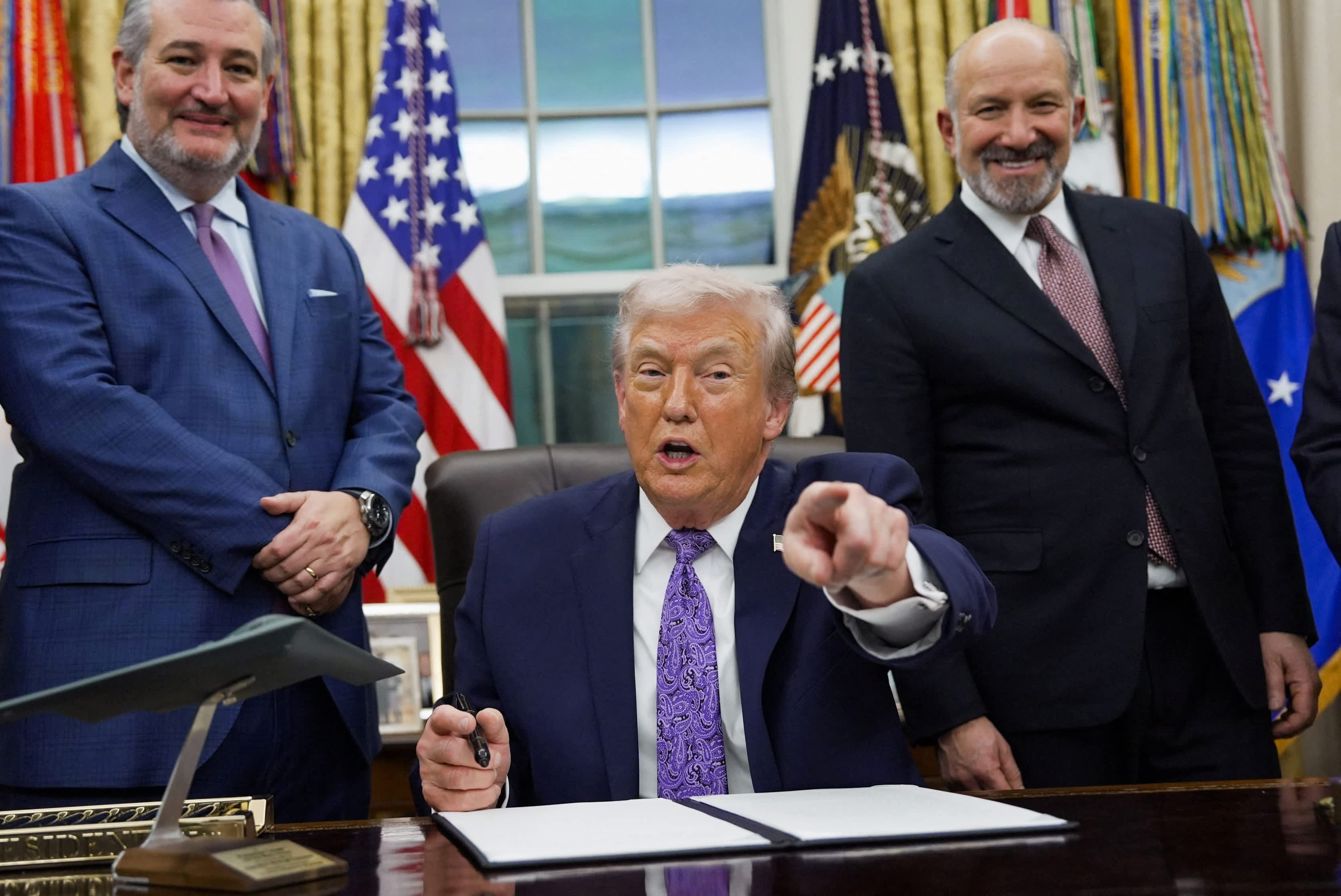 Trump signs executive order on AI innovation and security coverage hero